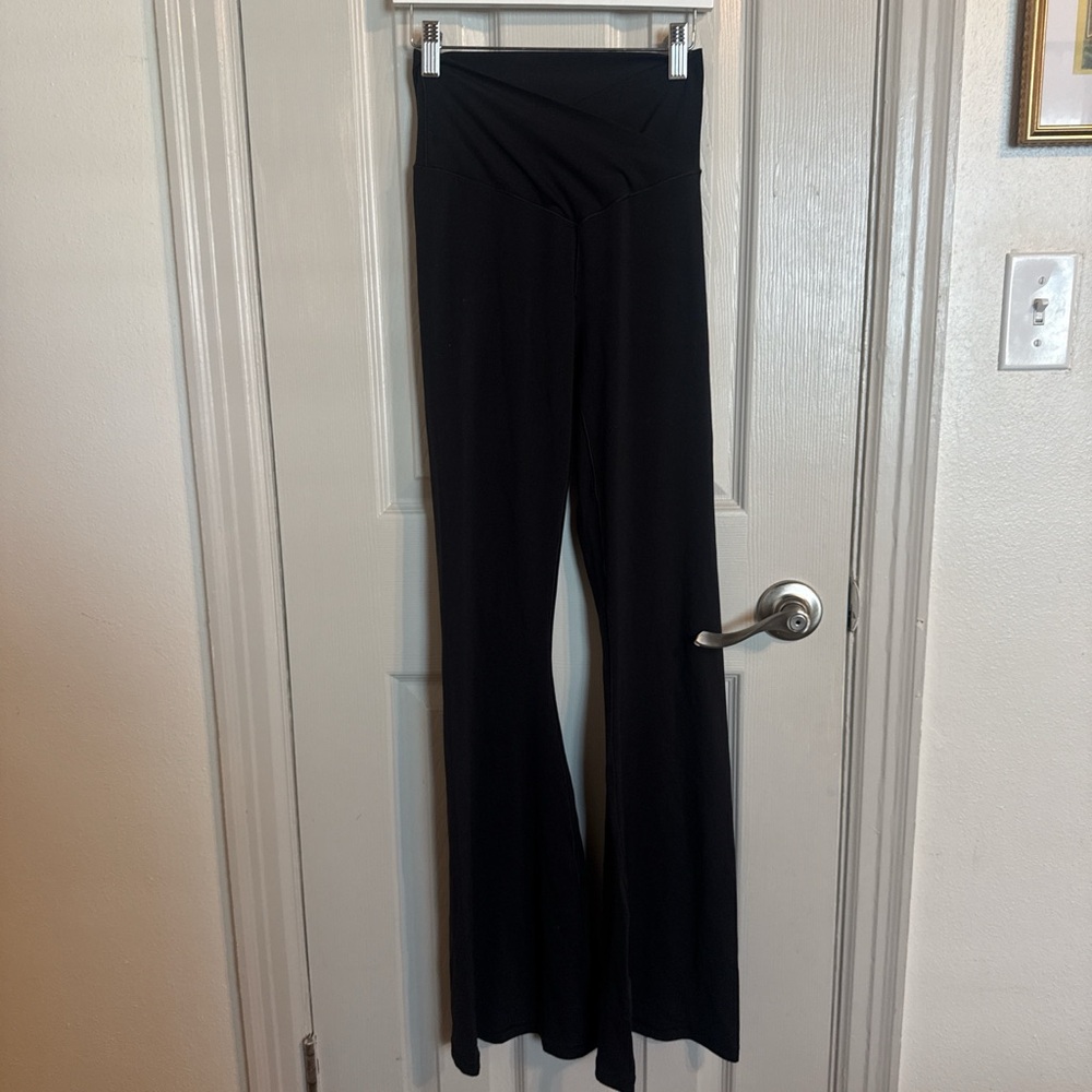 Aerie Women's Crossover Waistband Flared Yoga Pants